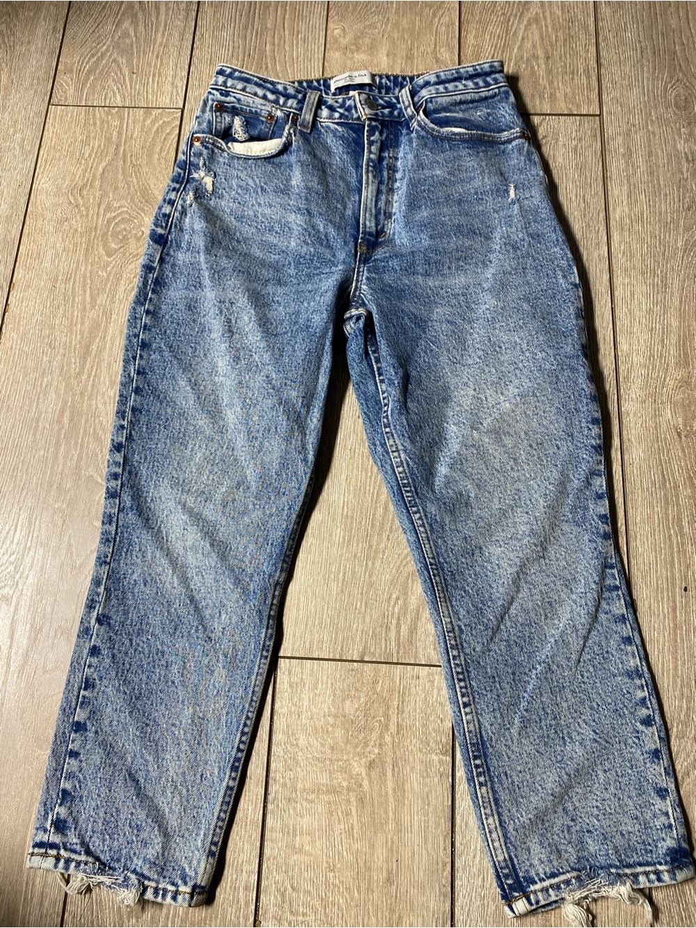 Abercrombie & Fitch High Rise Mom Jeans Acid Wash Distressed Raw Hem Size 26